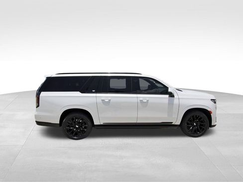 Used 2023 Cadillac Escalade ESV Sport w/ LPO, ONYX Package RWD image 5