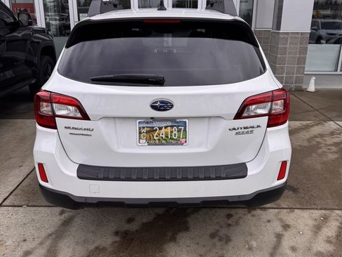Used 2016 Subaru Outback 2.5i Limited image 3