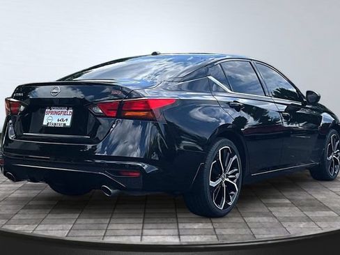 Used 2024 Nissan Altima 2.5 SR w/ SR Premium Package FWD image 6
