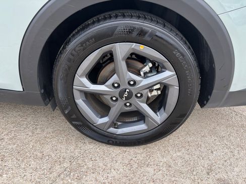 Used 2025 Kia K4 LXS image 30