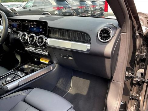 Used 2026 Mercedes-Benz GLB 250 4MATIC image 28