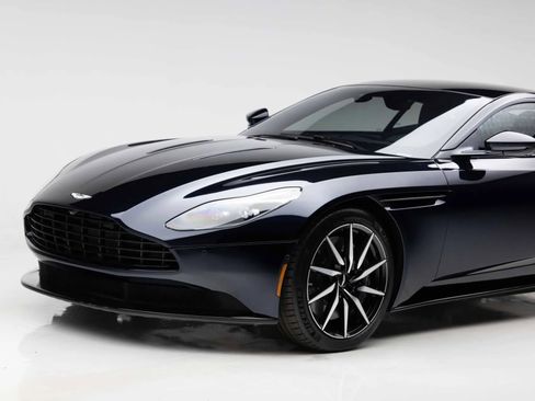 Used 2018 Aston Martin DB11 V12 RWD image 15