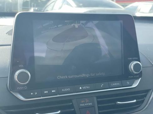 Used 2025 Nissan Altima 2.5 SV FWD image 19