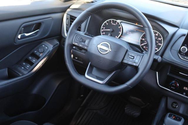Certified 2025 Nissan Rogue SV FWD image 23