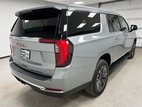 Used 2025 GMC Yukon XL Elevation AWD/4WD image 10