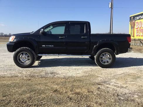Used 2014 Nissan Titan SV image 6