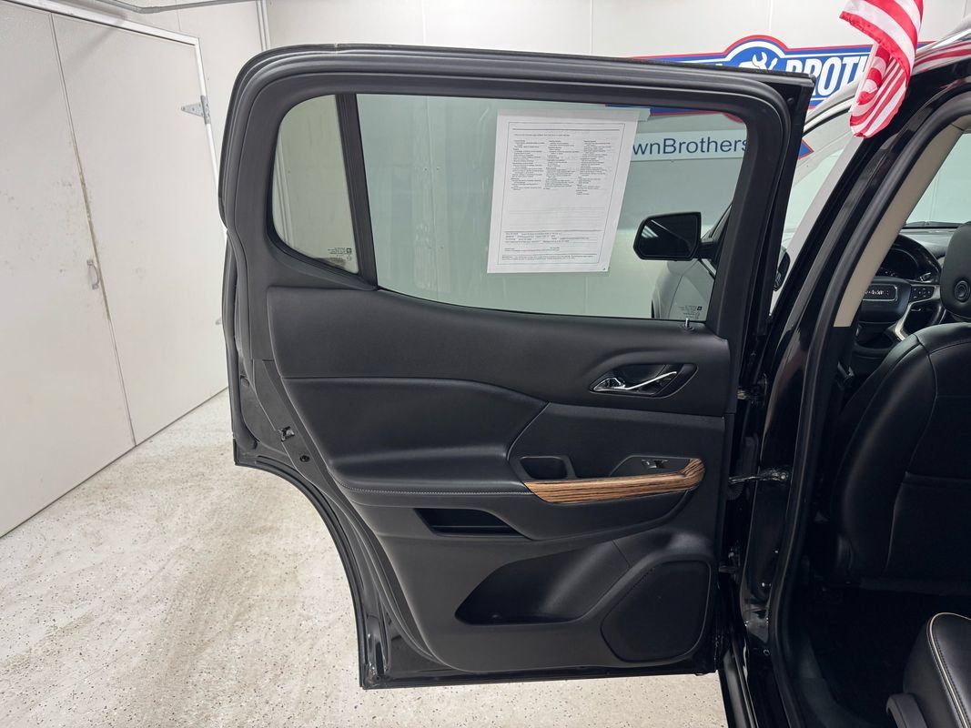 Used 2019 GMC Acadia Denali w/ Technology Package AWD/4WD image 27