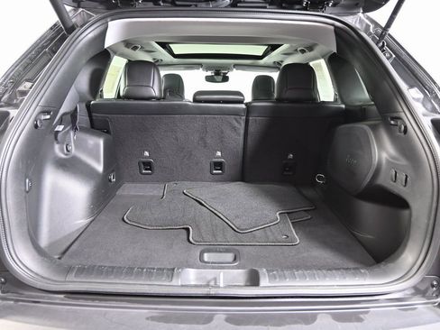 Used 2022 Jeep Cherokee Limited image 16