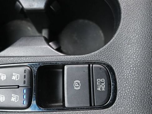 Used 2020 Kia Niro EX Premium FWD image 33