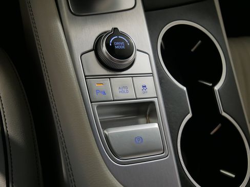 Used 2021 Genesis G70 3.3T image 30