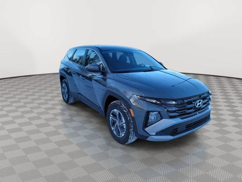 New 2026 Hyundai Tucson Blue SE image 2