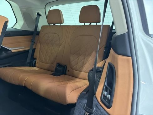 Certified 2024 BMW X7 xDrive40i w/ Premium Package image 19