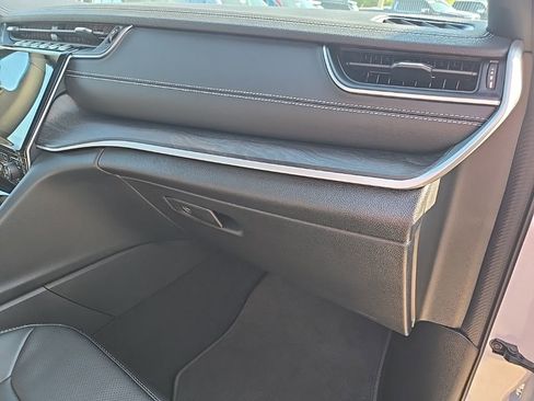 New 2025 Jeep Grand Cherokee L Limited w/ Luxury Tech Group II image 84