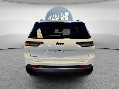 Used 2025 Jeep Grand Cherokee L Altitude image 5