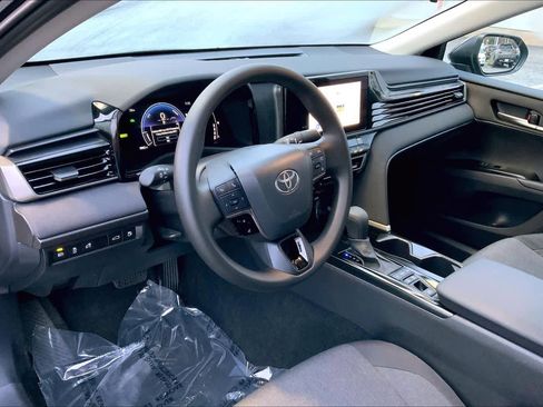 Used 2026 Toyota Camry LE image 17