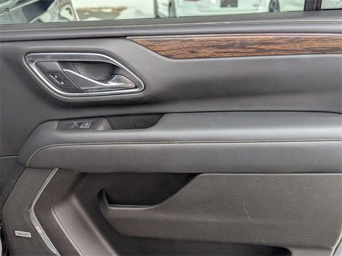 Used 2021 Chevrolet Suburban Premier w/ Premium Package image 35