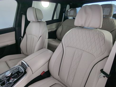 New 2026 BMW X7 xDrive40i w/ Executive Package image 23