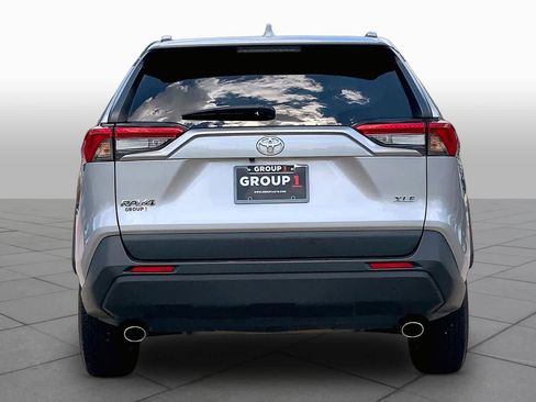 Used 2024 Toyota RAV4 XLE FWD image 5