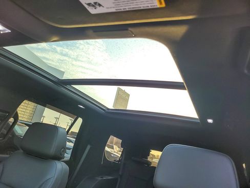 Used 2025 Chevrolet Tahoe LT w/ Comfort Package image 9