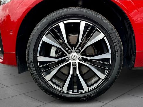 Certified 2023 Volvo XC60 B5 Plus w/ Climate Package image 10