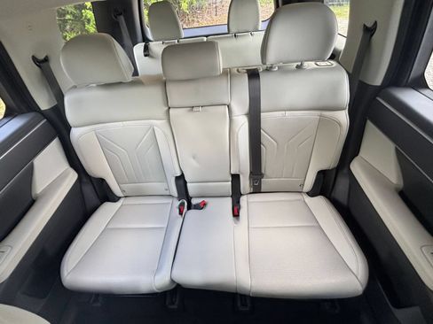 Used 2025 Hyundai Santa Fe SEL AWD/4WD image 42