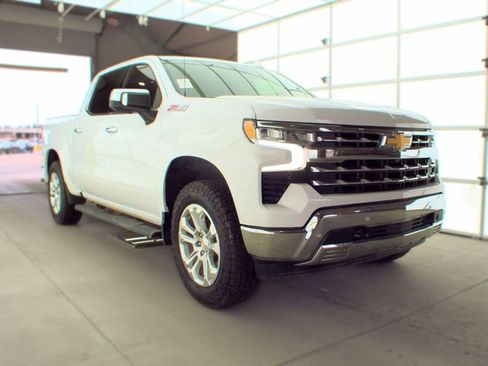 Used 2023 Chevrolet Silverado 1500 LTZ w/ LTZ Convenience Package II AWD/4WD image 3