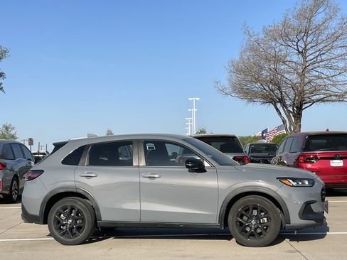 Used 2024 Honda HR-V Sport image 3