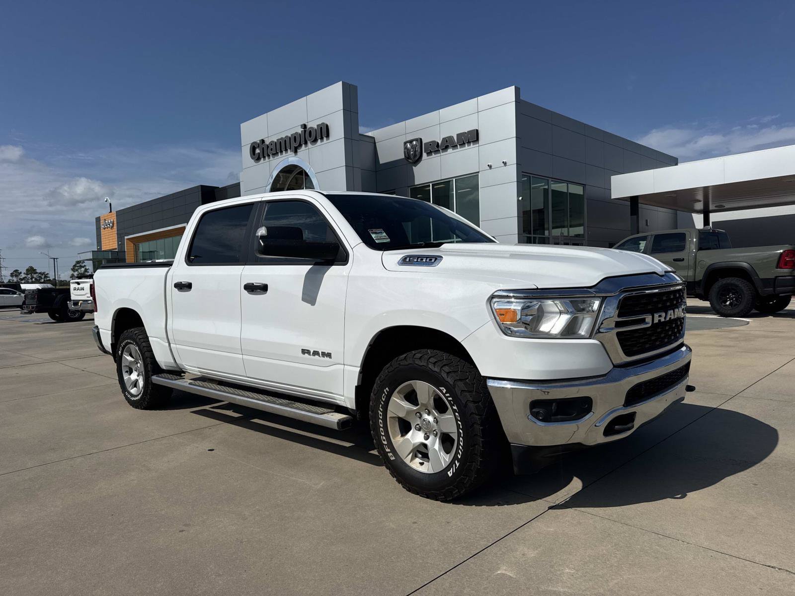 Used 2024 RAM 1500 Big Horn AWD/4WD image 1