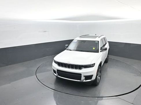 Used 2023 Jeep Grand Cherokee L Limited w/ Luxury Tech Group II AWD/4WD image 26