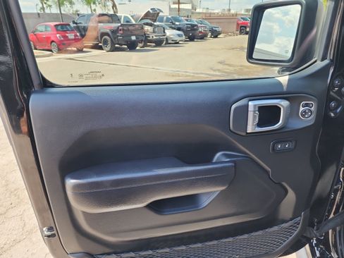 Used 2023 Jeep Wrangler Unlimited w/ 8.4" Radio Group AWD/4WD image 10