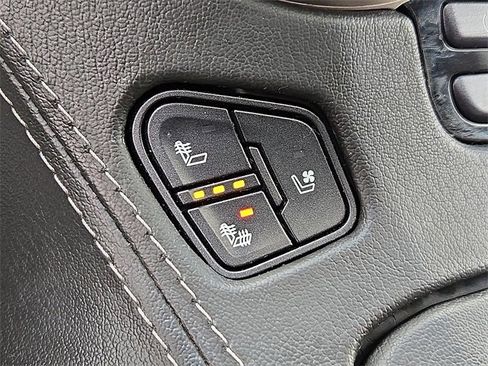 Used 2019 GMC Yukon Denali w/ Denali Ultimate Package image 27