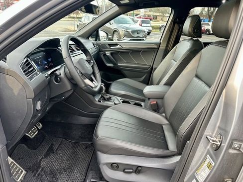 Certified 2024 Volkswagen Tiguan SE R-Line image 12