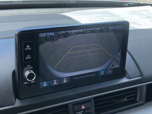 Used 2025 Honda Pilot EX-L image 31