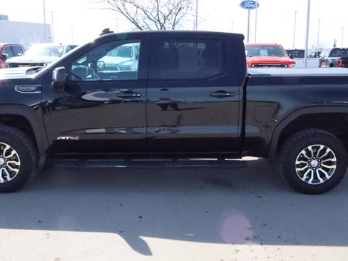 Used 2020 GMC Sierra 1500 AT4 w/ Off-Road Performance Package AWD/4WD image 4
