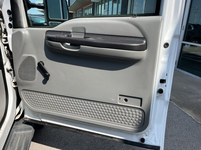 Used 2007 Ford F550 4x4 Regular Cab Super Duty image 23