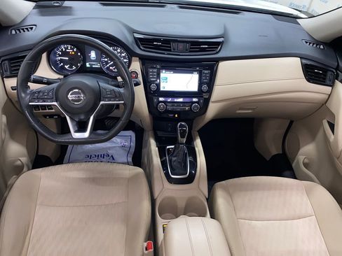 Used 2017 Nissan Rogue SV w/ SV Premium Package AWD/4WD image 27