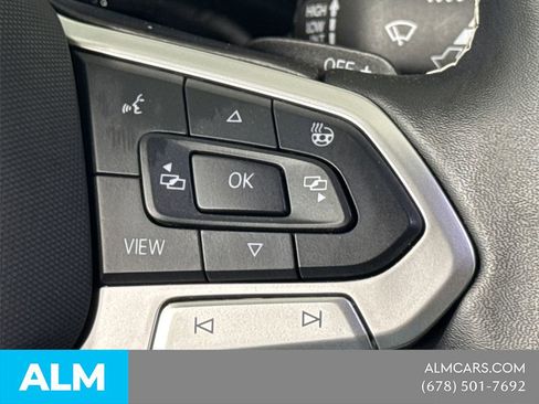 Used 2025 Volkswagen Atlas SE FWD image 30