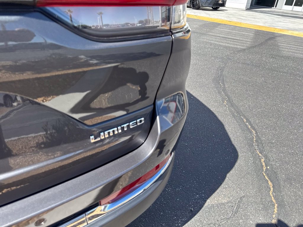 Used 2023 Jeep Grand Cherokee Limited AWD/4WD image 9