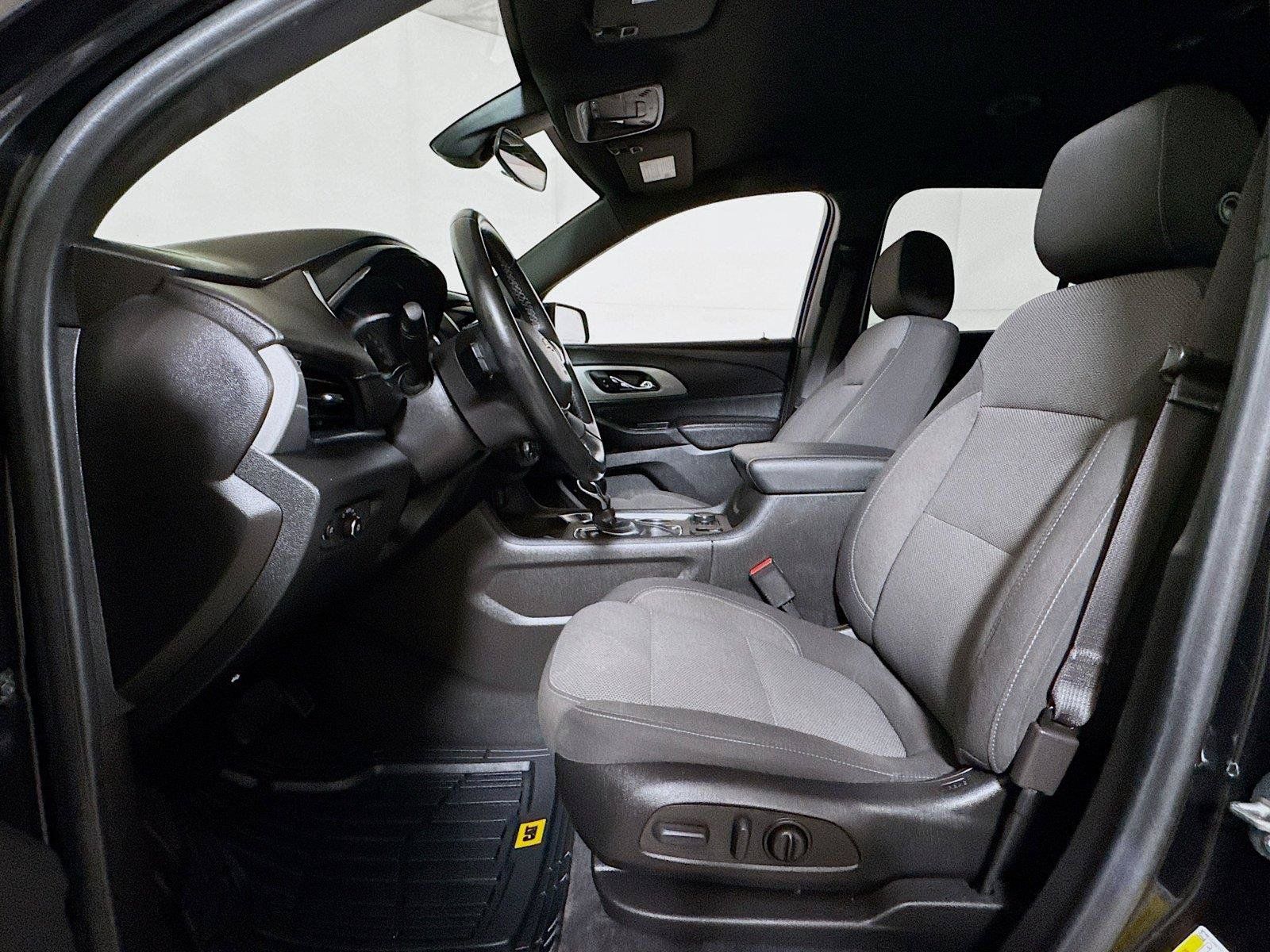 Used 2023 Chevrolet Traverse LT AWD/4WD image 18