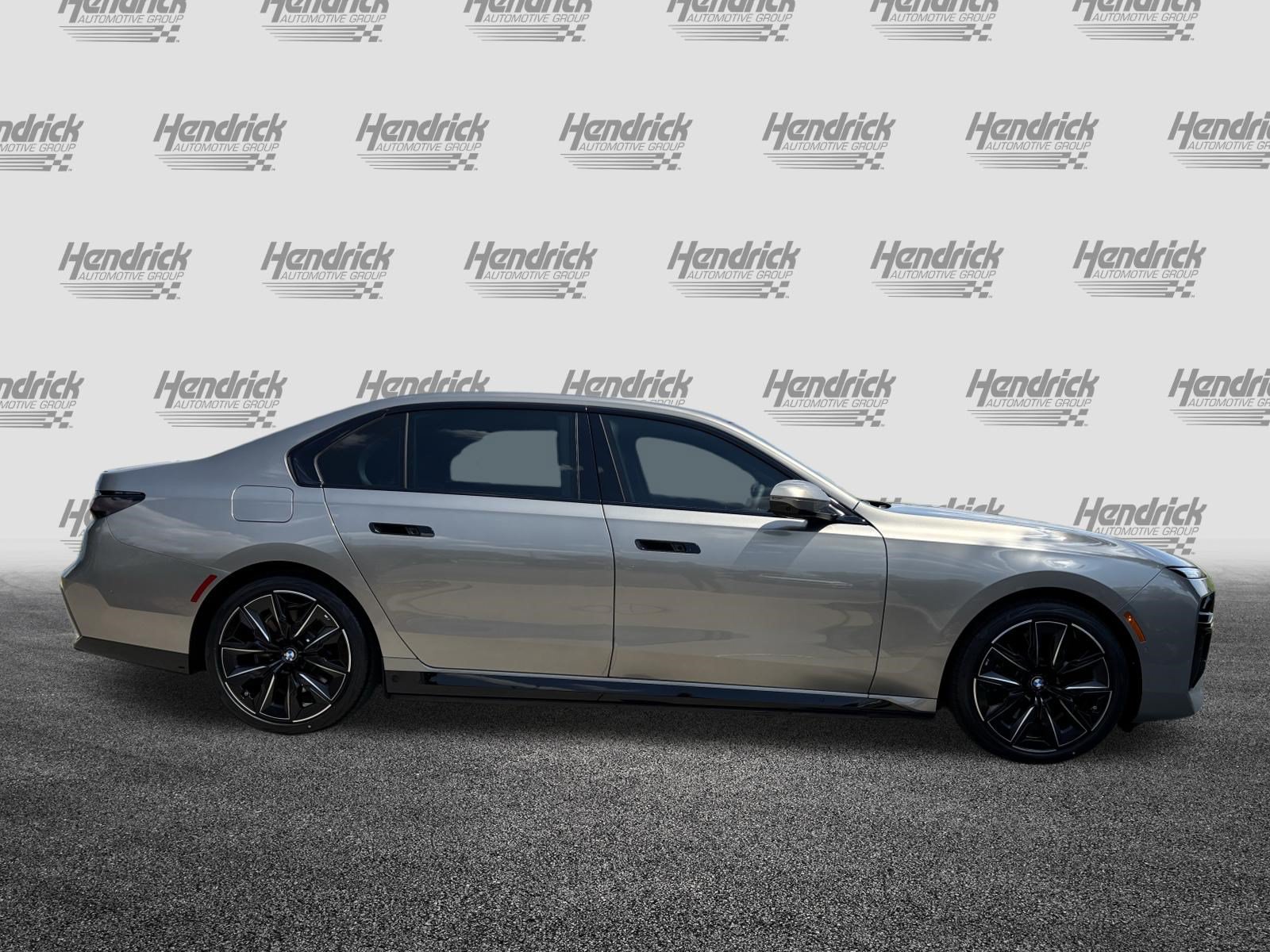 Certified 2025 BMW 750e xDrive w/ Executive Package AWD/4WD image 11