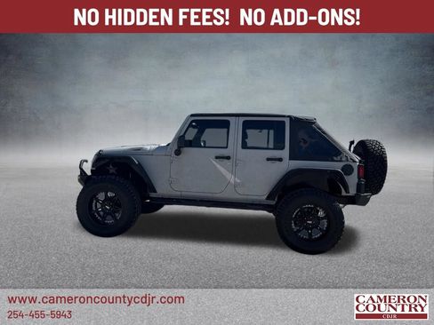 Used 2017 Jeep Wrangler Unlimited Rubicon w/ Cold Weather Group AWD/4WD image 6