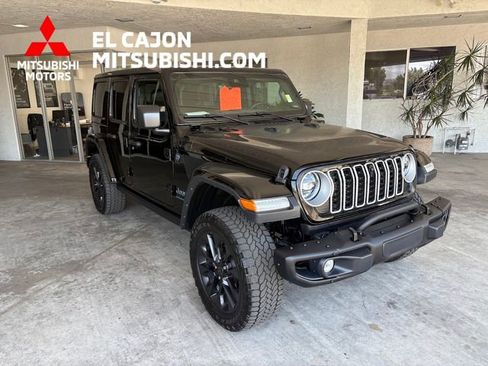 Used 2025 Jeep Wrangler Unlimited Sahara AWD/4WD image 1