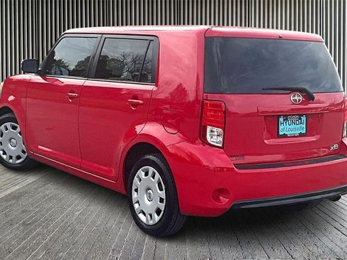 Used 2015 Scion xB image 2