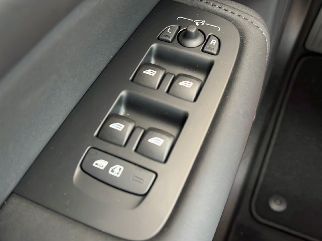 New 2026 Volvo XC60 B5 Plus AWD/4WD image 23