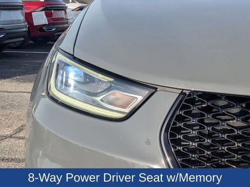 Used 2022 Chrysler Pacifica Touring-L image 9