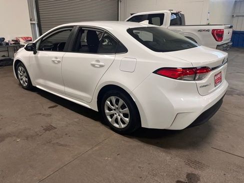 Used 2023 Toyota Corolla LE image 5