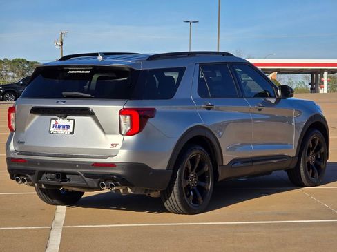 Used 2020 Ford Explorer ST w/ ST Street Pack image 4