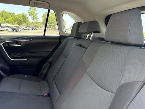 Used 2024 Toyota RAV4 XLE FWD image 20