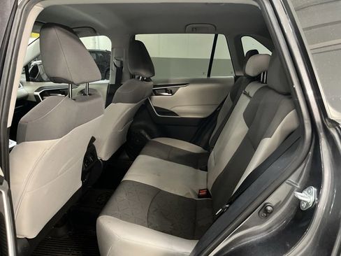 Used 2021 Toyota RAV4 XLE image 8