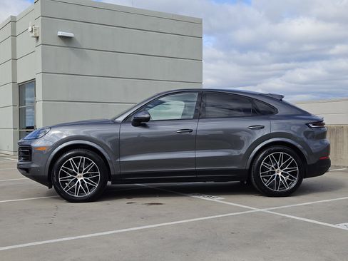 Certified 2025 Porsche Cayenne Coupe image 2